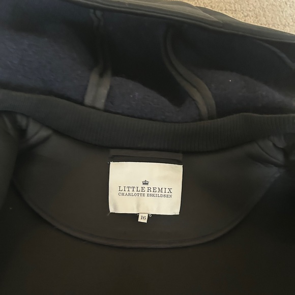 Color blocked Mixed Media Coat - Picture 10 of 10